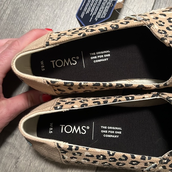 Cheetah Print TOMS no tags! - Picture 3 of 5